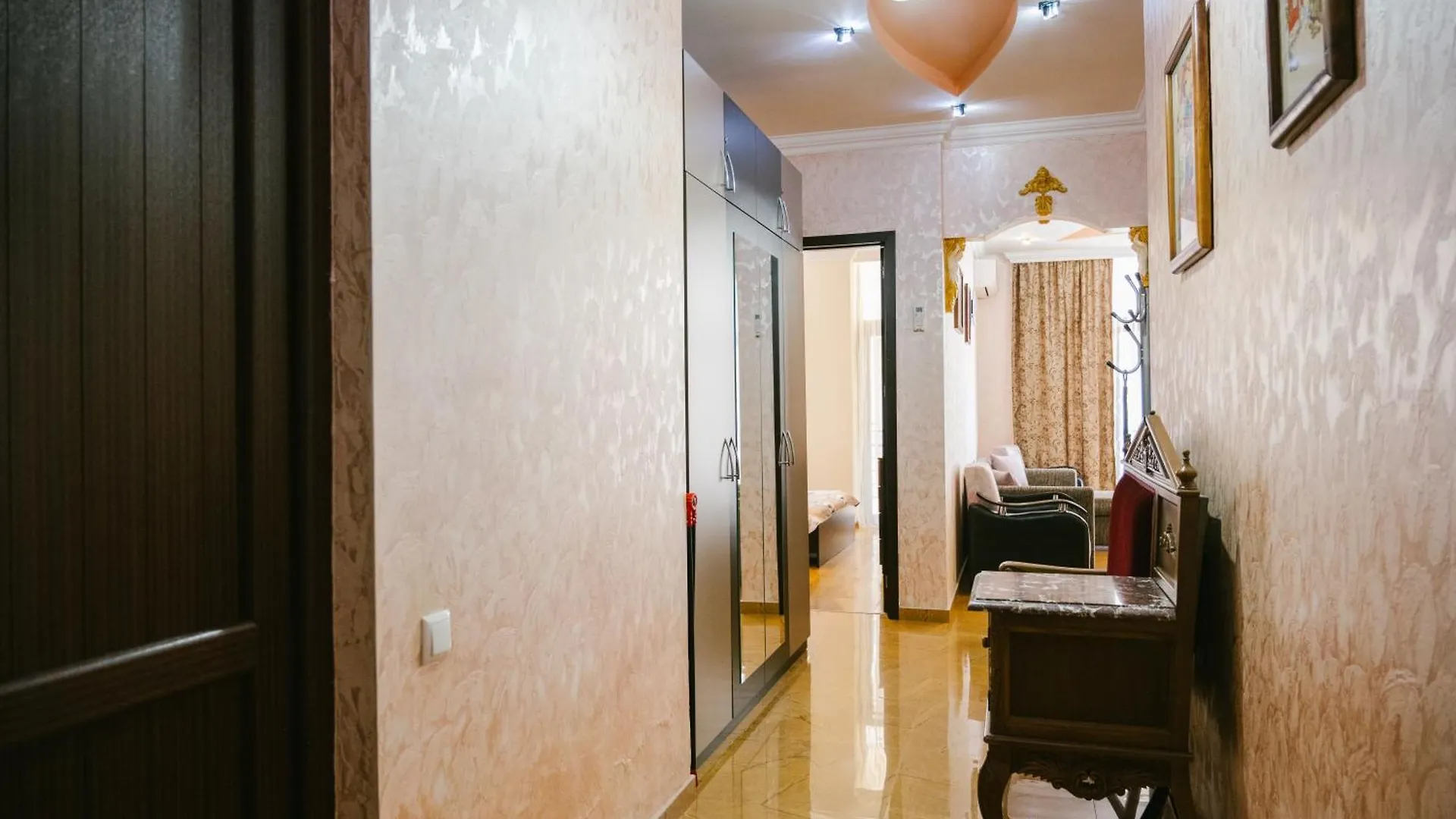 Ekaterine'S Apartments Batumi