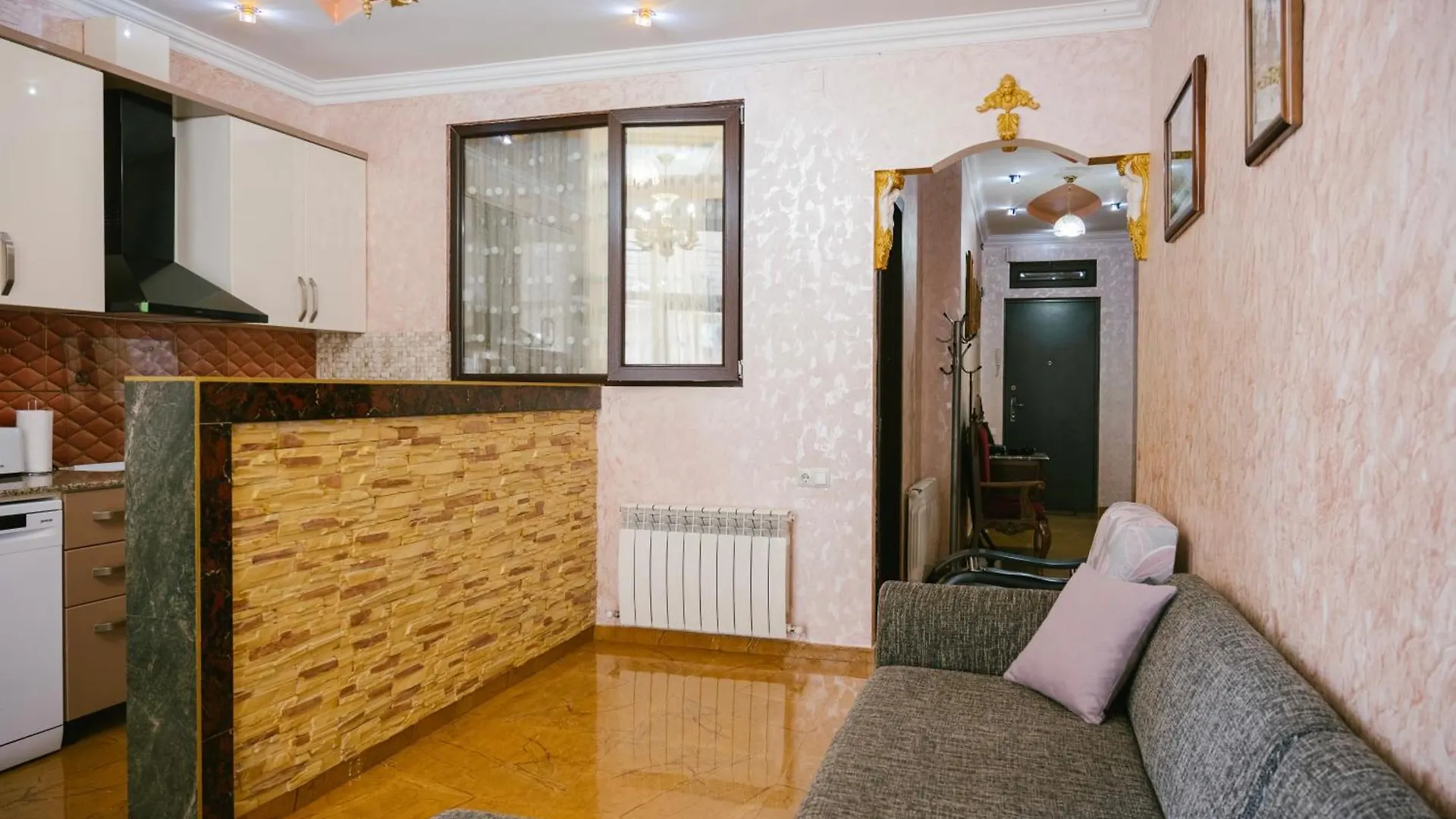 Ekaterine'S Apartments Batumi Georgia