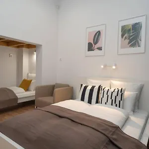  Apartment Located, 150 M2 5 Bedrooms Apt., Hungary