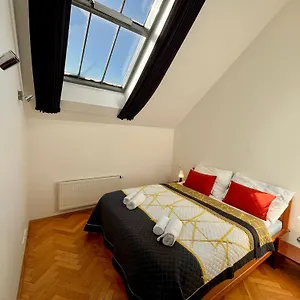 https://riverbridge-apartment-7.praguehotelsweb.com